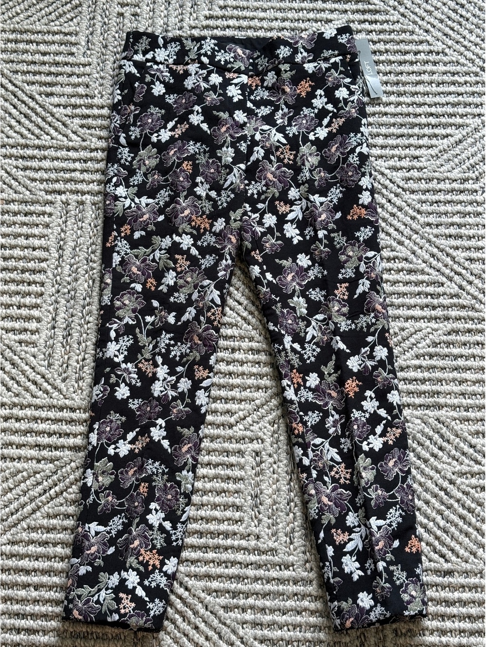 New LOFT Marisa BlackFloral Embroidered Straight Crop Dress Trouser Pants size 2